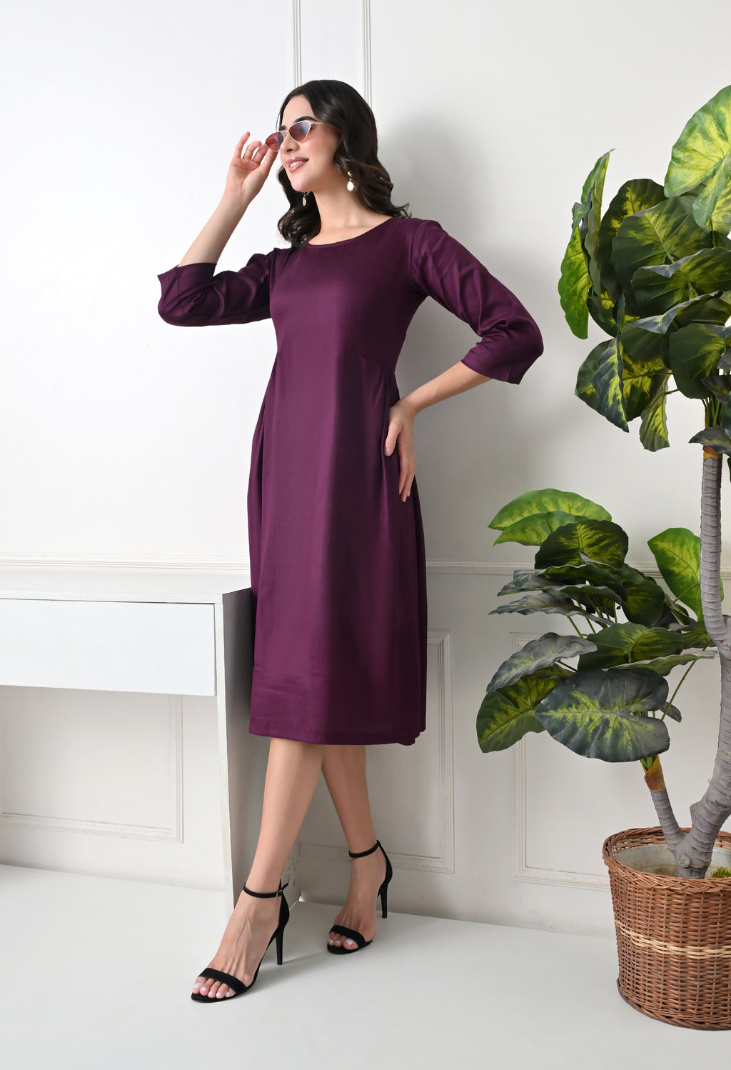 Elegant Plum Midi Dress – Timeless Sophistication