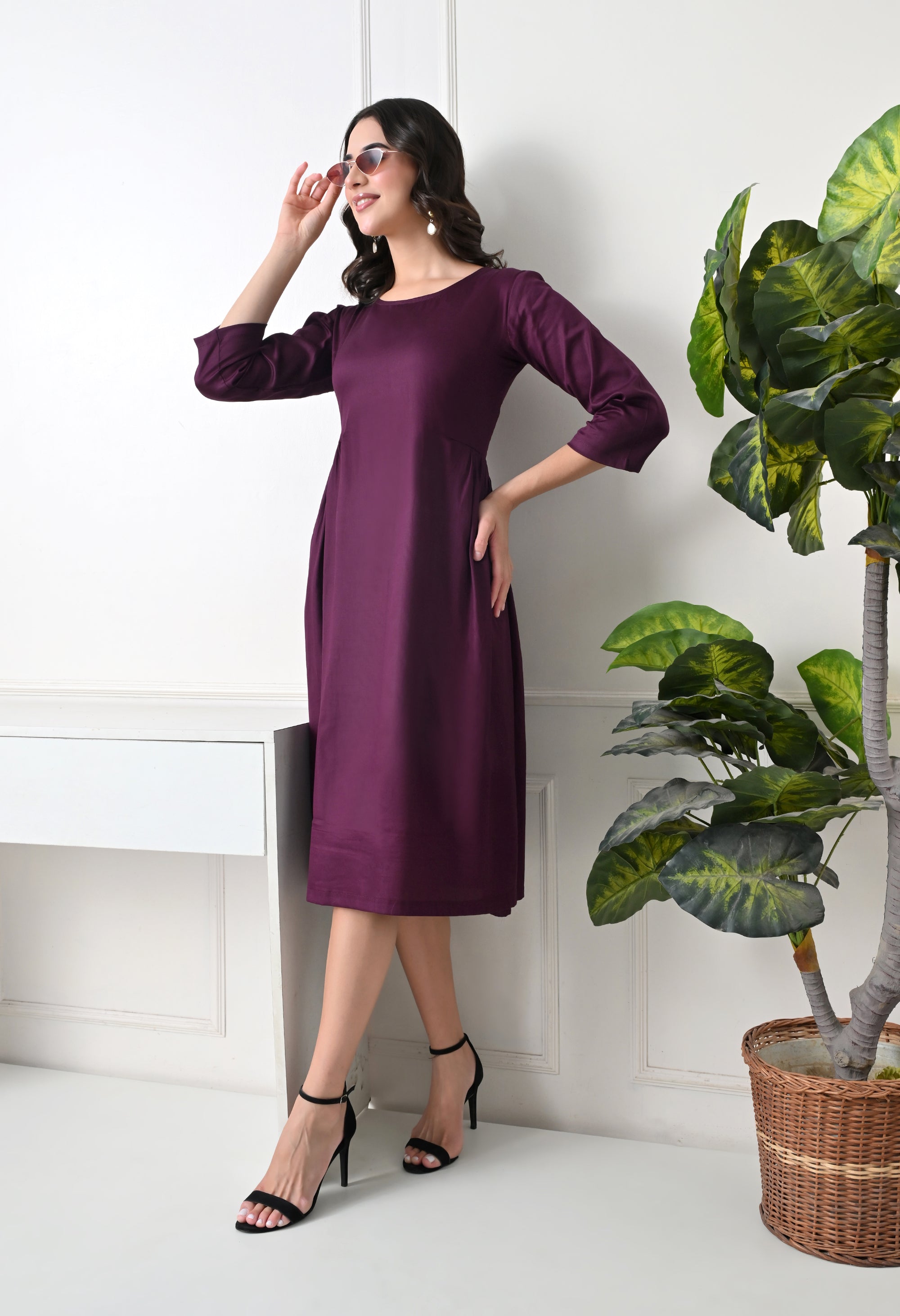Elegant Plum Midi Dress – Timeless Sophistication